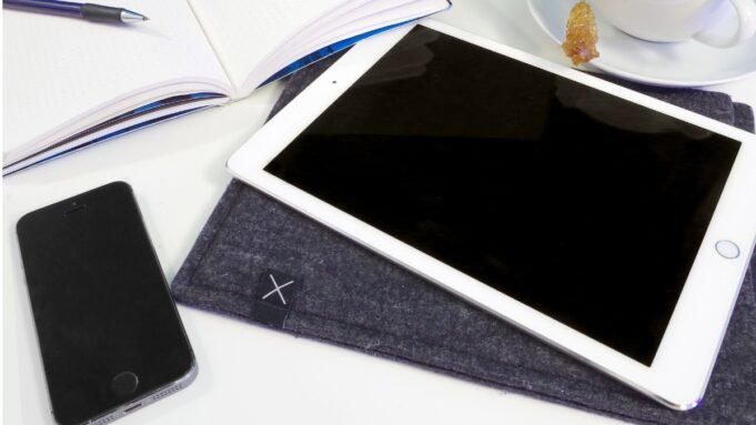 Cursos gratuitos en programación y diseño ¿Cómo aplicar a una beca?