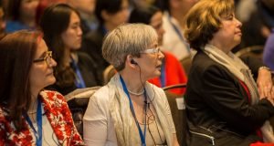 Mujeres y niñas de ciencias ganan terreno en las STEM