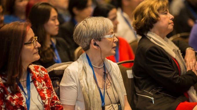 Mujeres y niñas de ciencias ganan terreno en las STEM