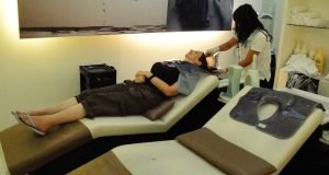 Bañarse con agua salada puede afectar la salud del cabello