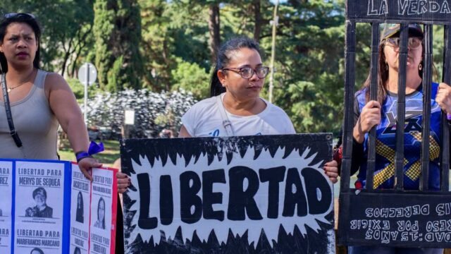 Mujeres exigen libertad en su día